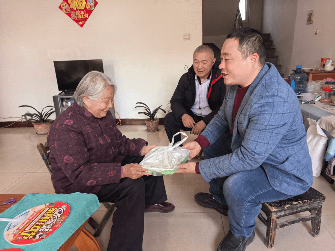 蒙阴县蒙阴街道兴隆社区：重阳暖心送水饺 情系桑榆暖人心